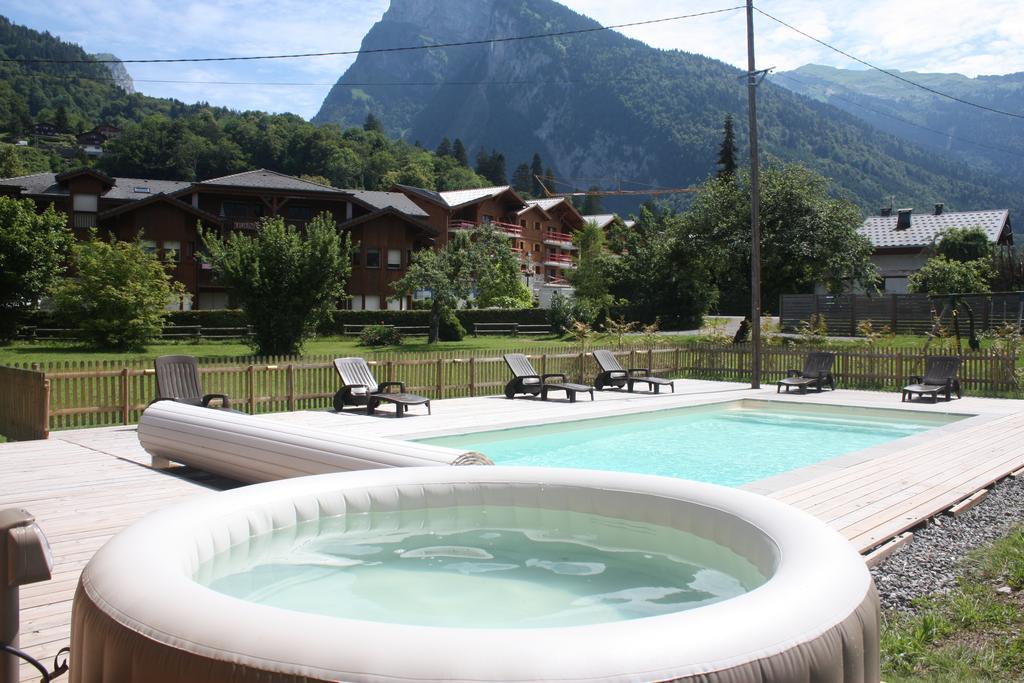 Residence Chalet Des Granges Samoëns Екстериор снимка